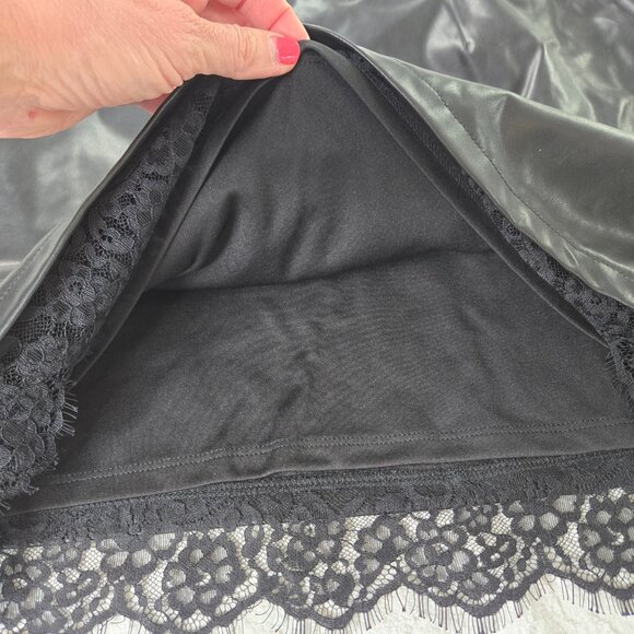 🎄 Fashion Nova EUC faux leather lace mini skirt XL Juniors black - Picture 9 of 14